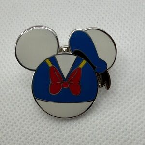 Mickey - Donald Duck theme pin